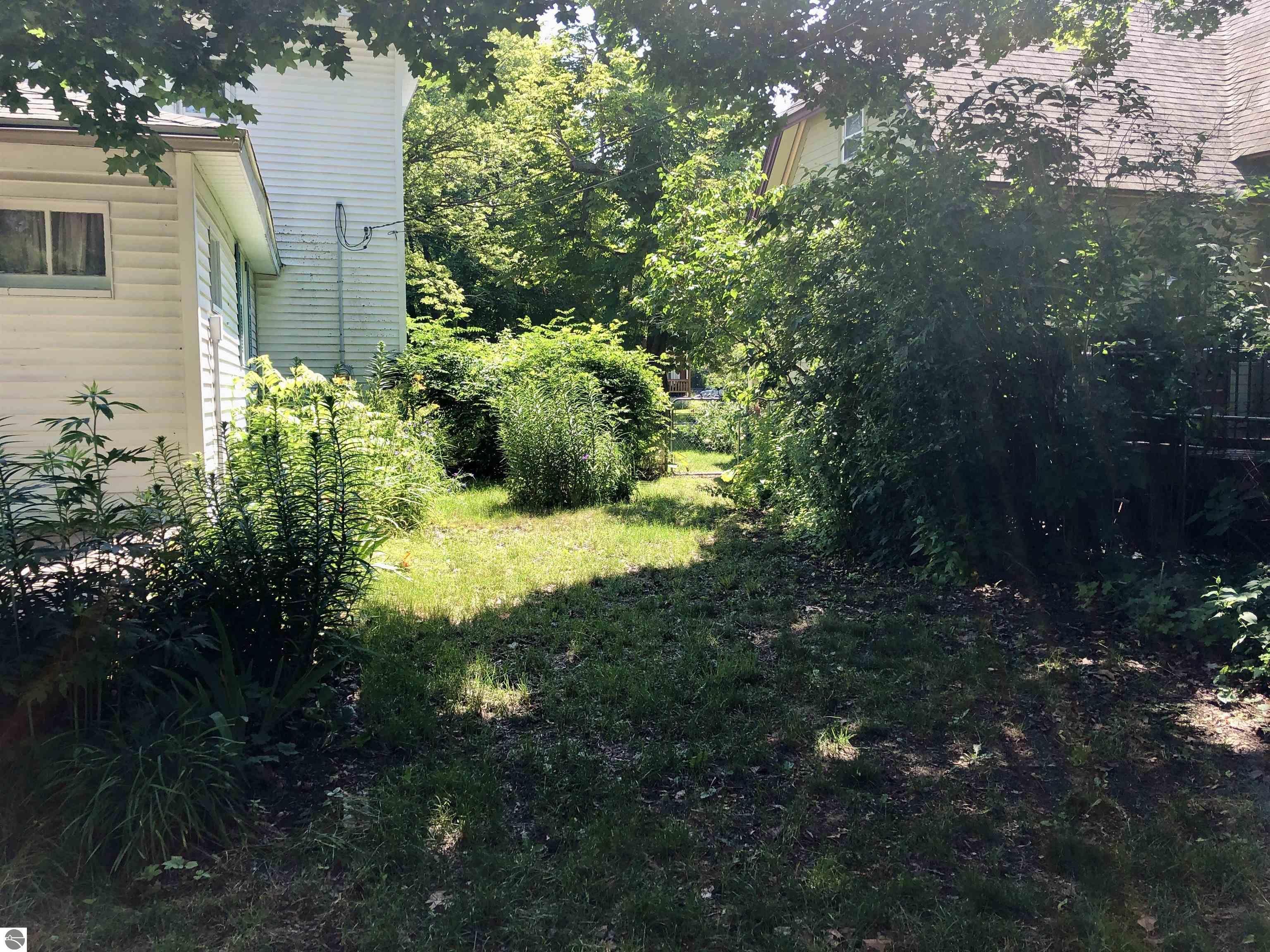 Property Photo:  314 S Pine Street  MI 48858 
