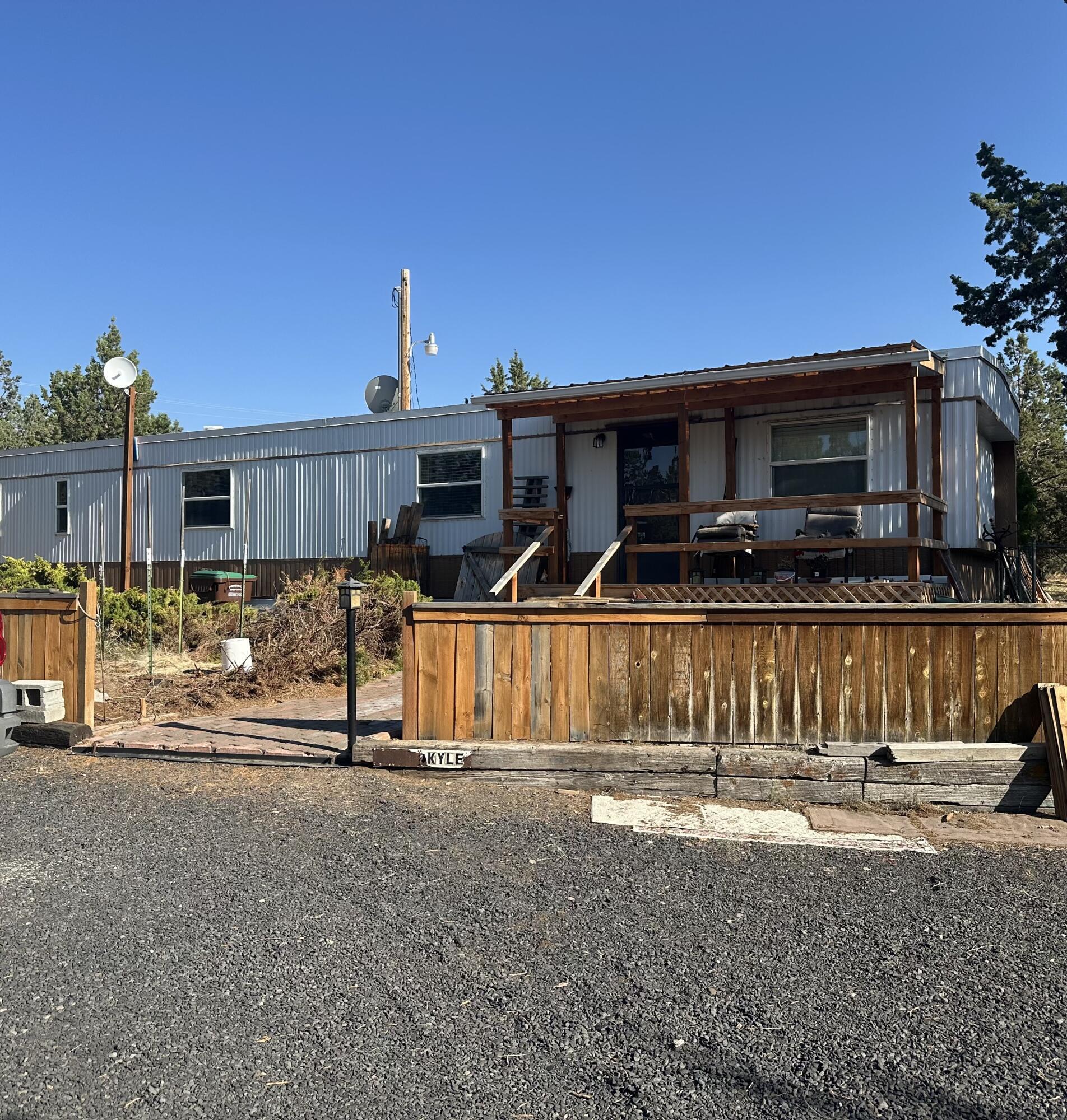 Property Photo: 2358 SE Kyle Road OR 97754