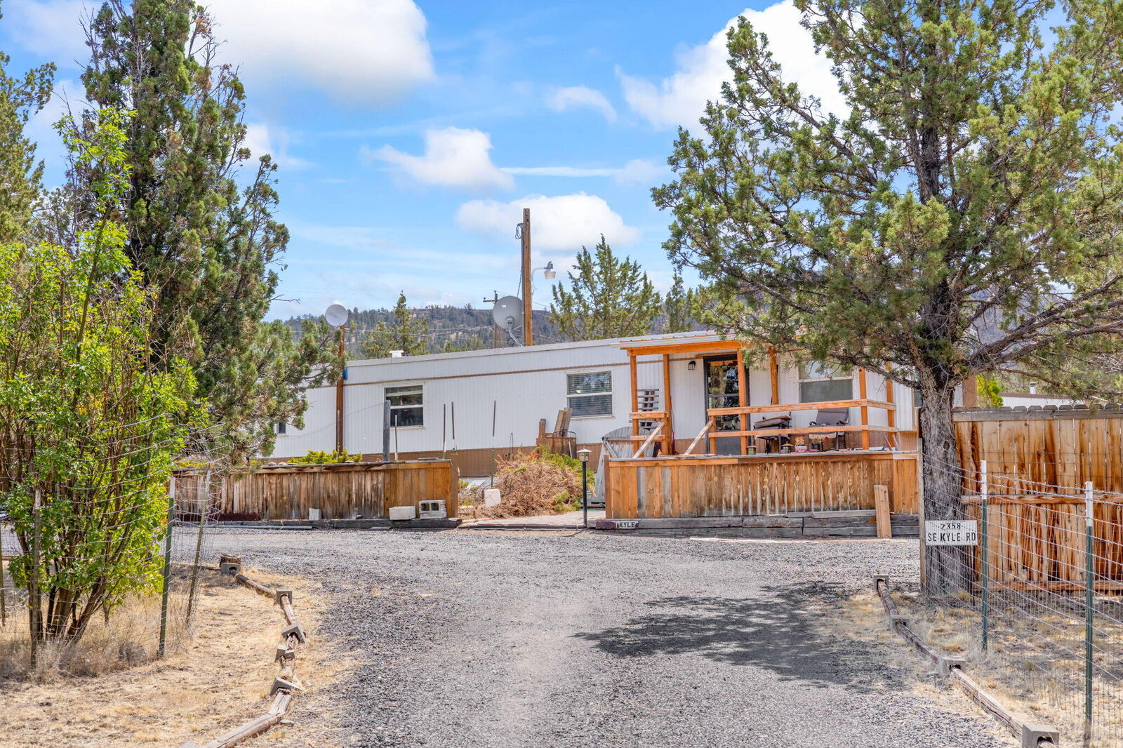 Property Photo: 2358 SE Kyle Road OR 97754