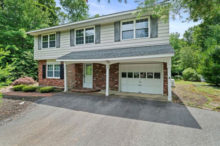 Property Photo: 71 Candlewick Close MA 02332