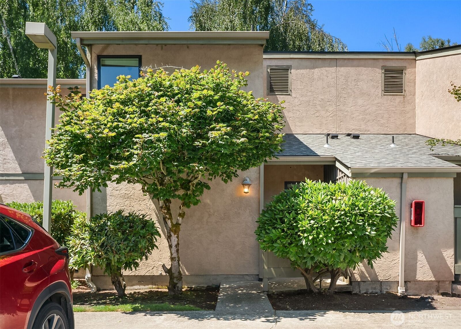 Property Photo:  10037 NE  138th Place D7  WA 98034 