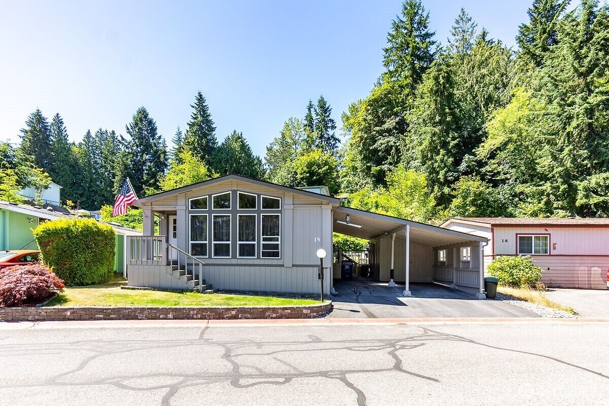 Property Photo: 5810 Fleming Street 15 WA 98203