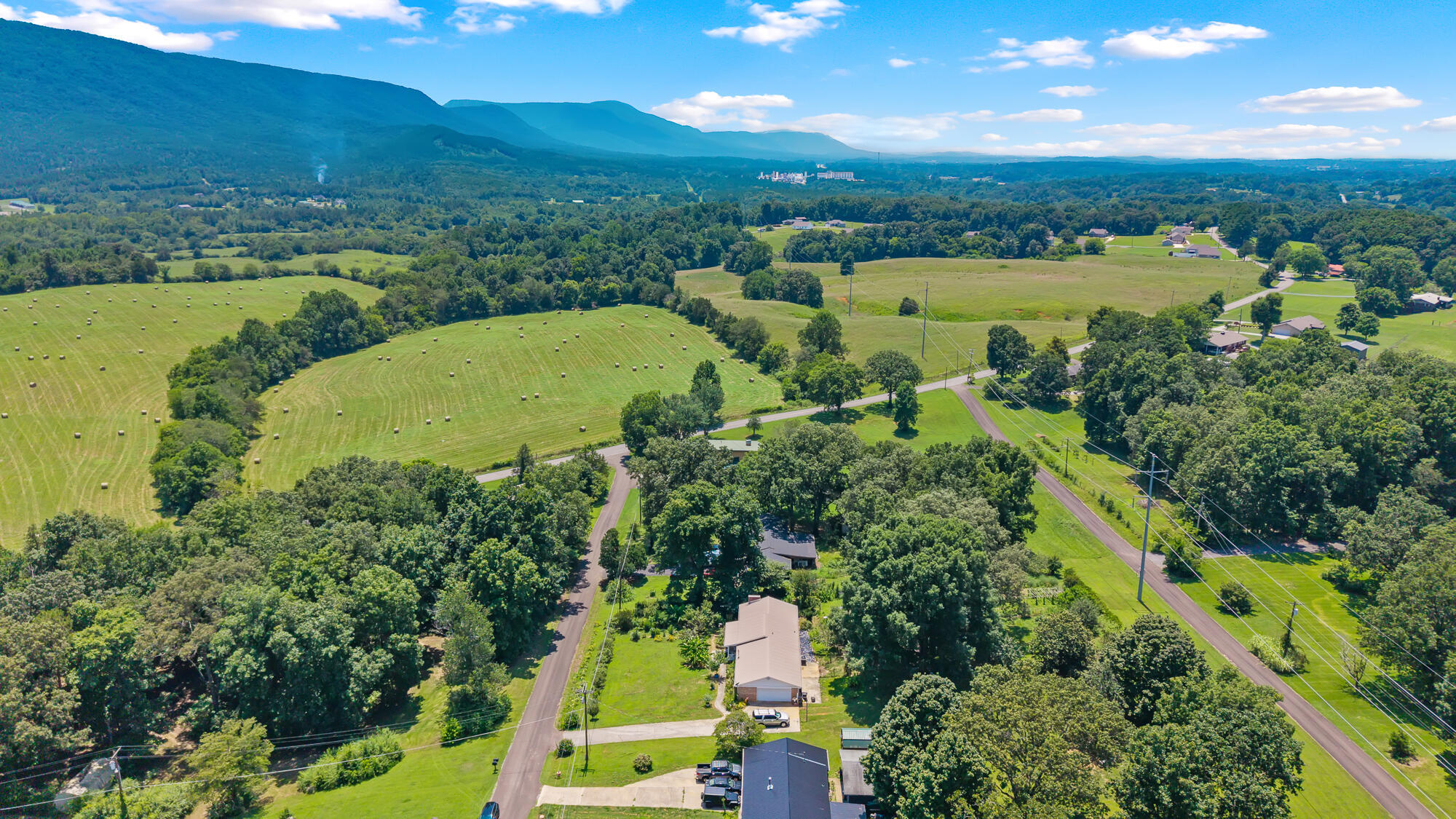 Property Photo: 178 County Road 892 TN 37331
