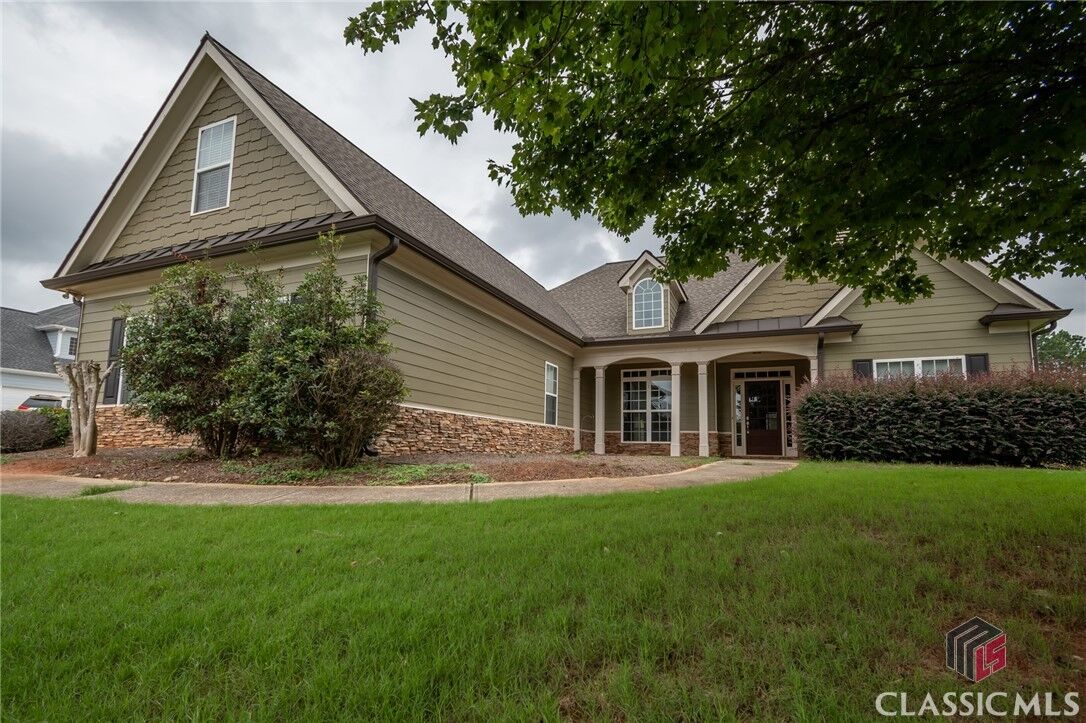 Property Photo: 210 Sawtooth Oak Drive GA 30549