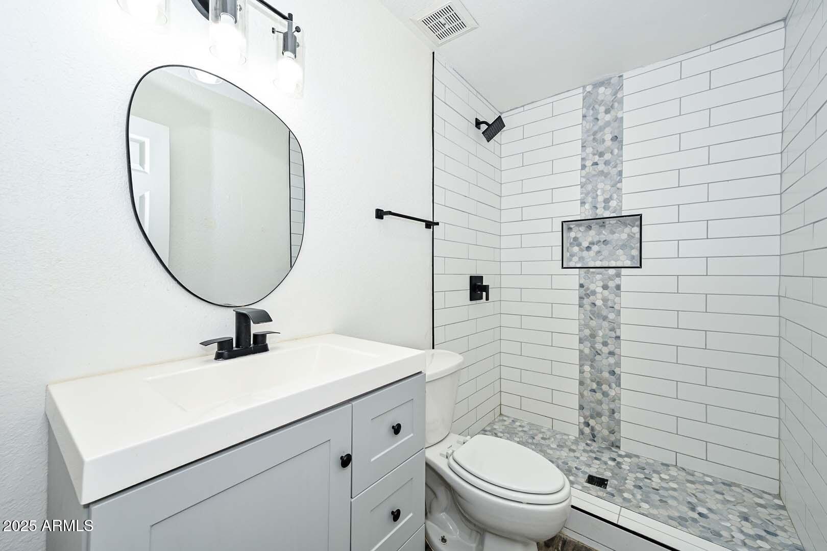 Property Photo: 4235 W Aster Drive AZ 85029