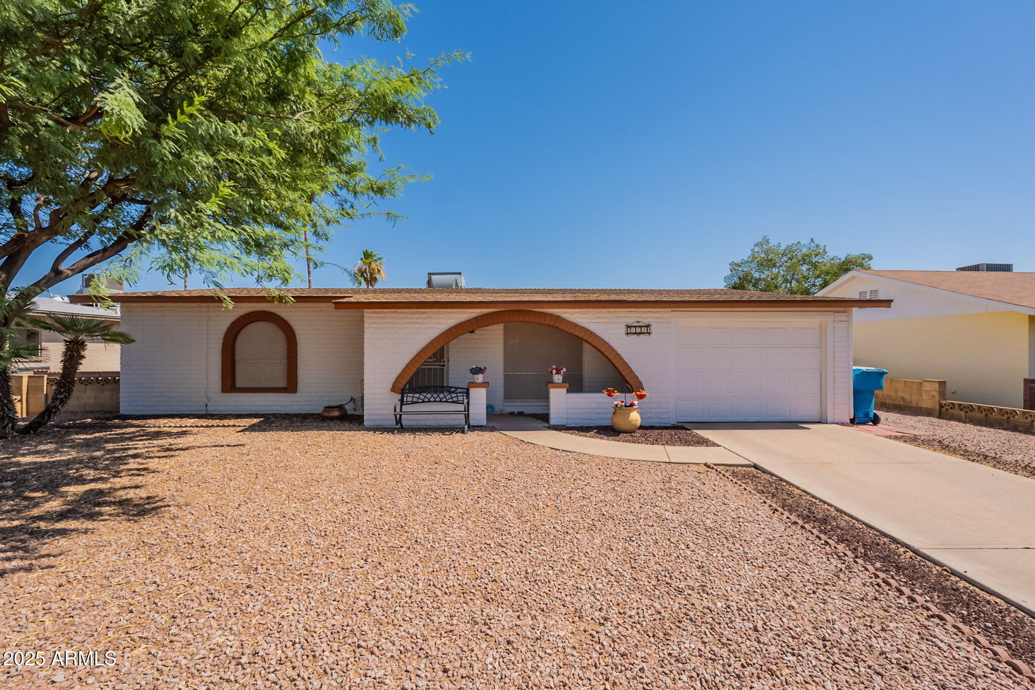 Property Photo: 2114 E Tierra Buena Lane AZ 85022