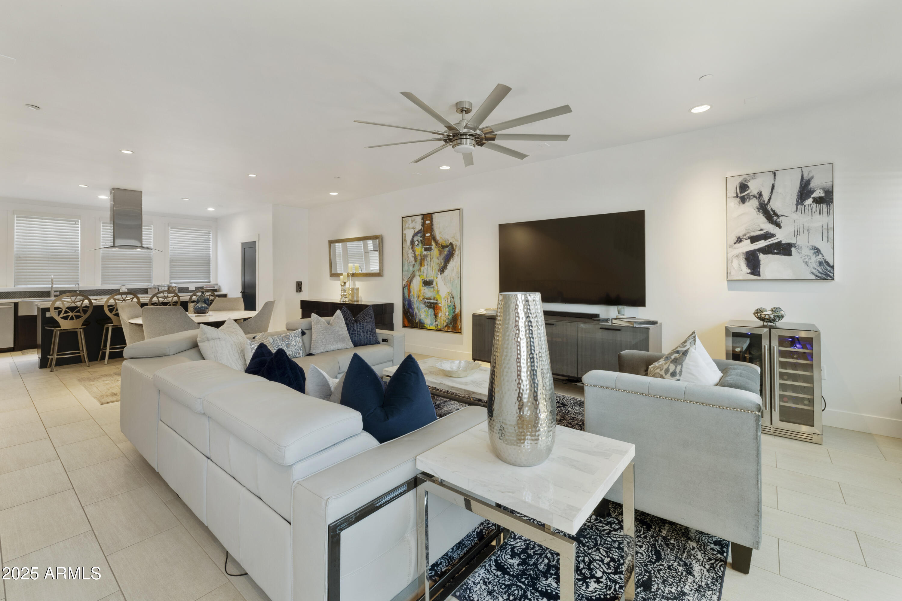 Property Photo: 1400 E Bethany Home Road 11 AZ 85014