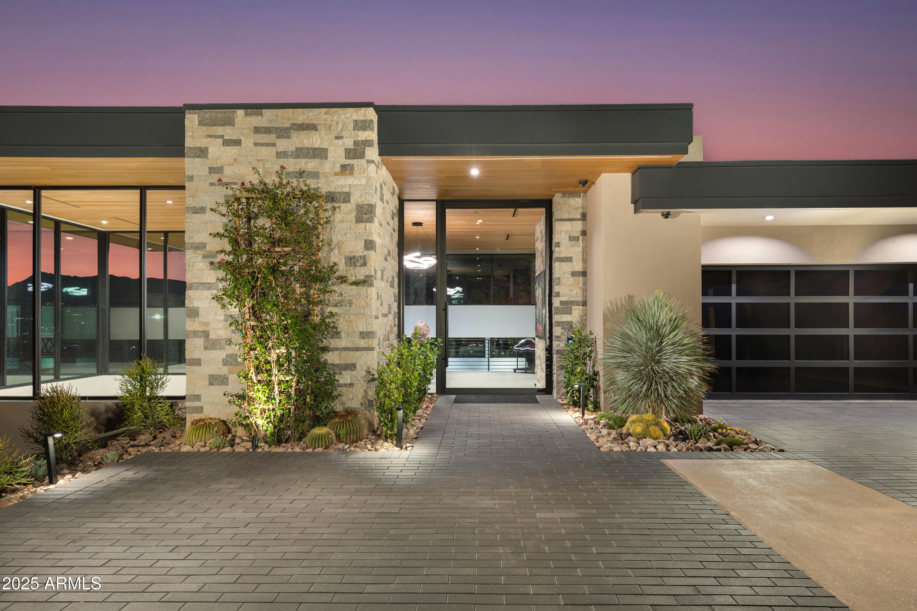 Property Photo: 5002 E Valle Vista Way AZ 85253