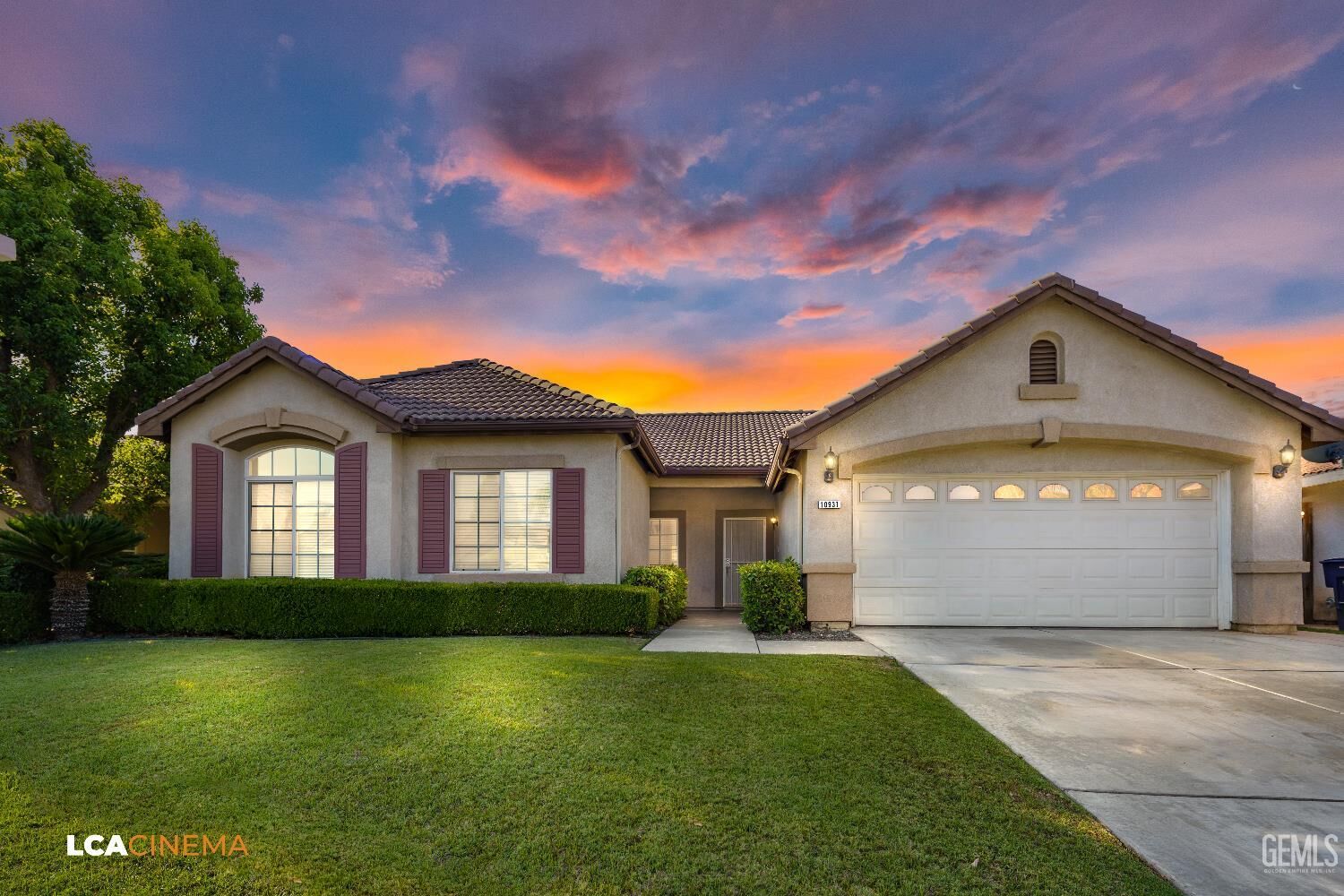 Property Photo:  10931 Vista Del Valle Drive  CA 93311 