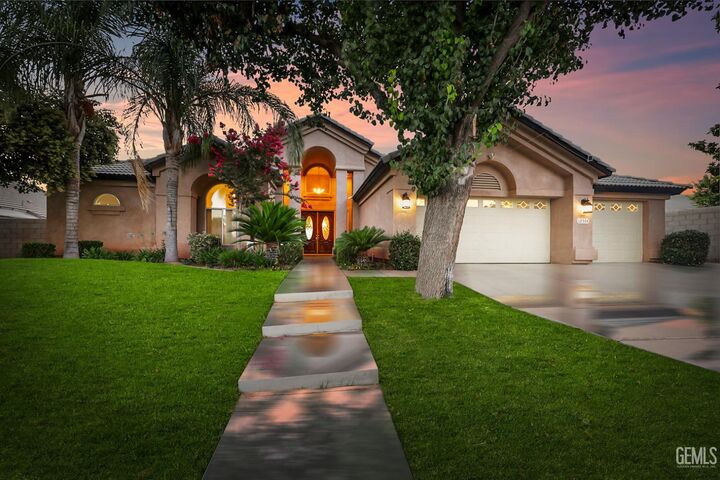 12504 Crown Crest Drive  Bakersfield CA 93311 photo
