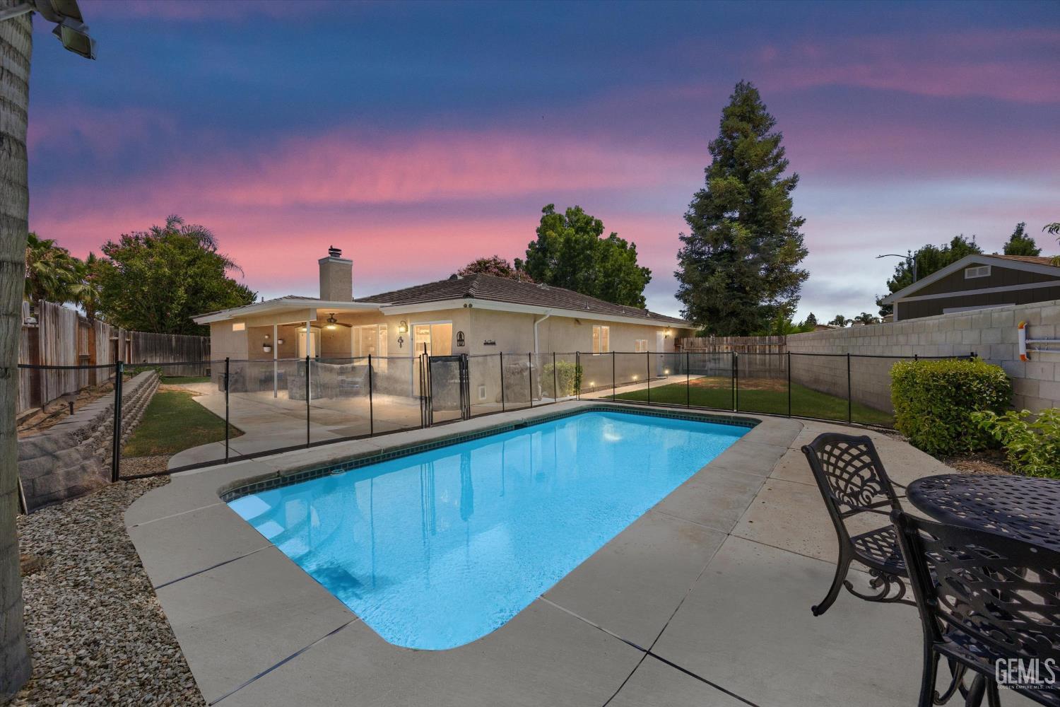 Property Photo:  5812 Seasons Valley Court  CA 93313 