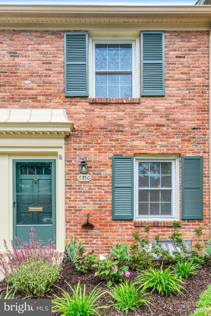 Property Photo: 8330 Darlington Street 467 VA 22152