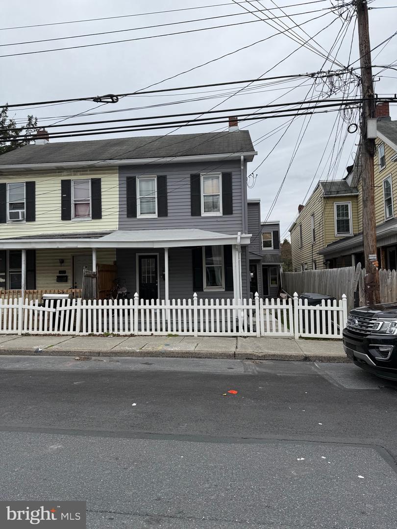 Property Photo: 220 Lincoln Street PA 17113