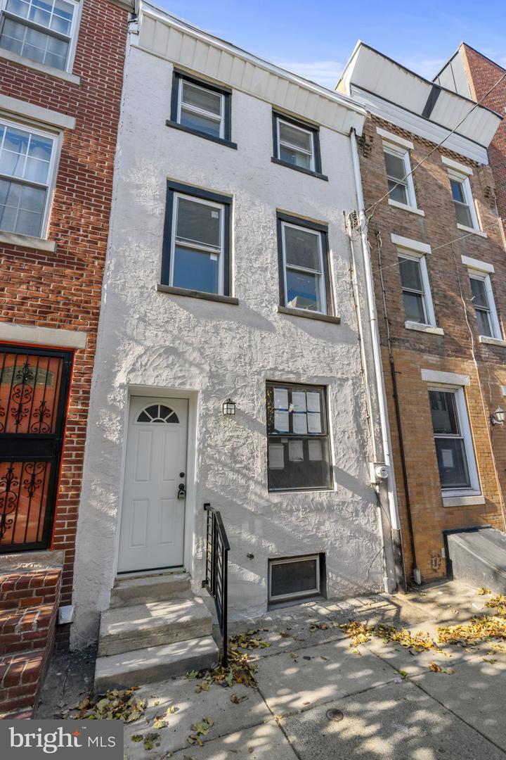 1018 S Randolph Street  Philadelphia PA 19147 photo