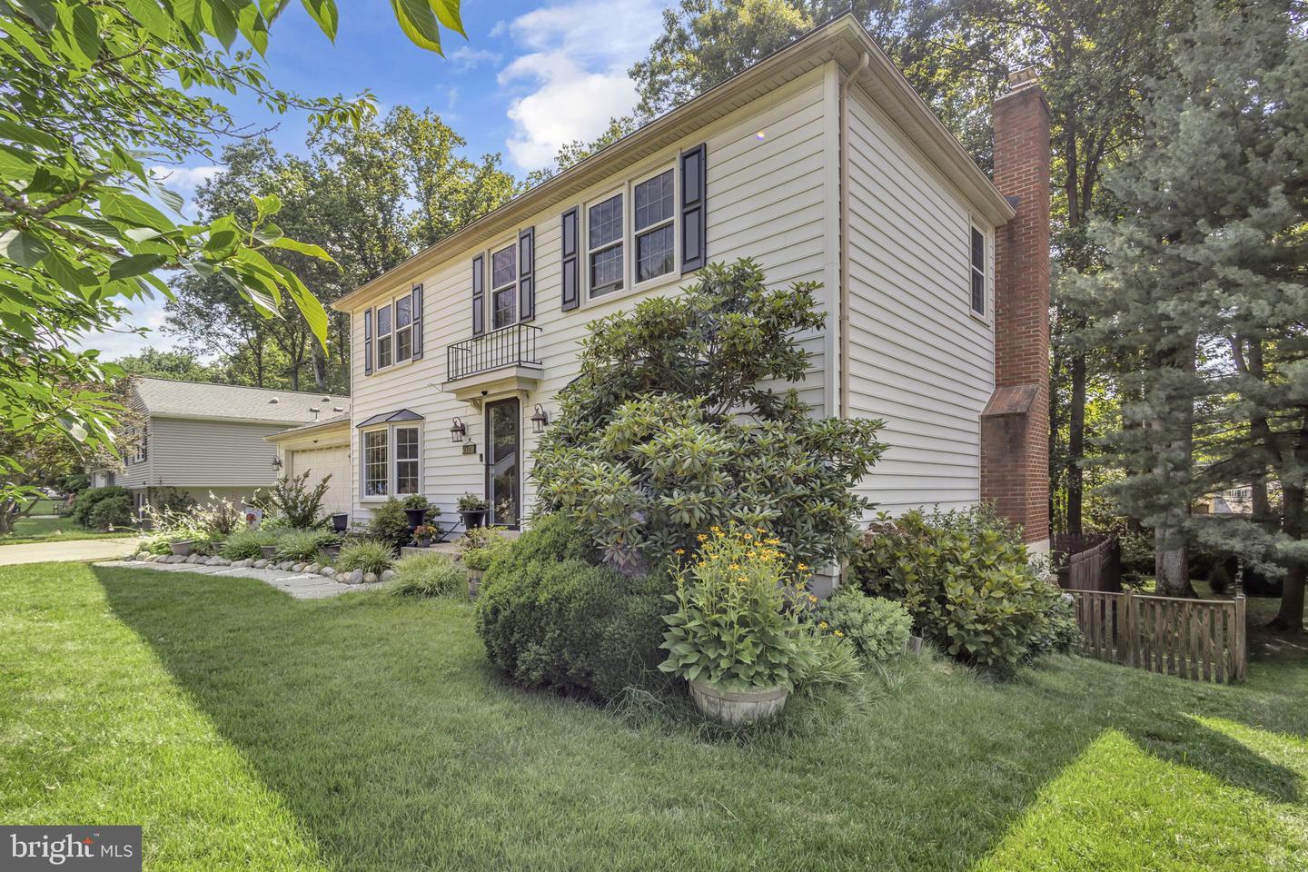 Property Photo: 9713 Velilla Road VA 22015