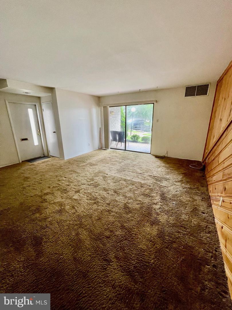 Property Photo: 1502 Raintree Lane 1502 PA 19355