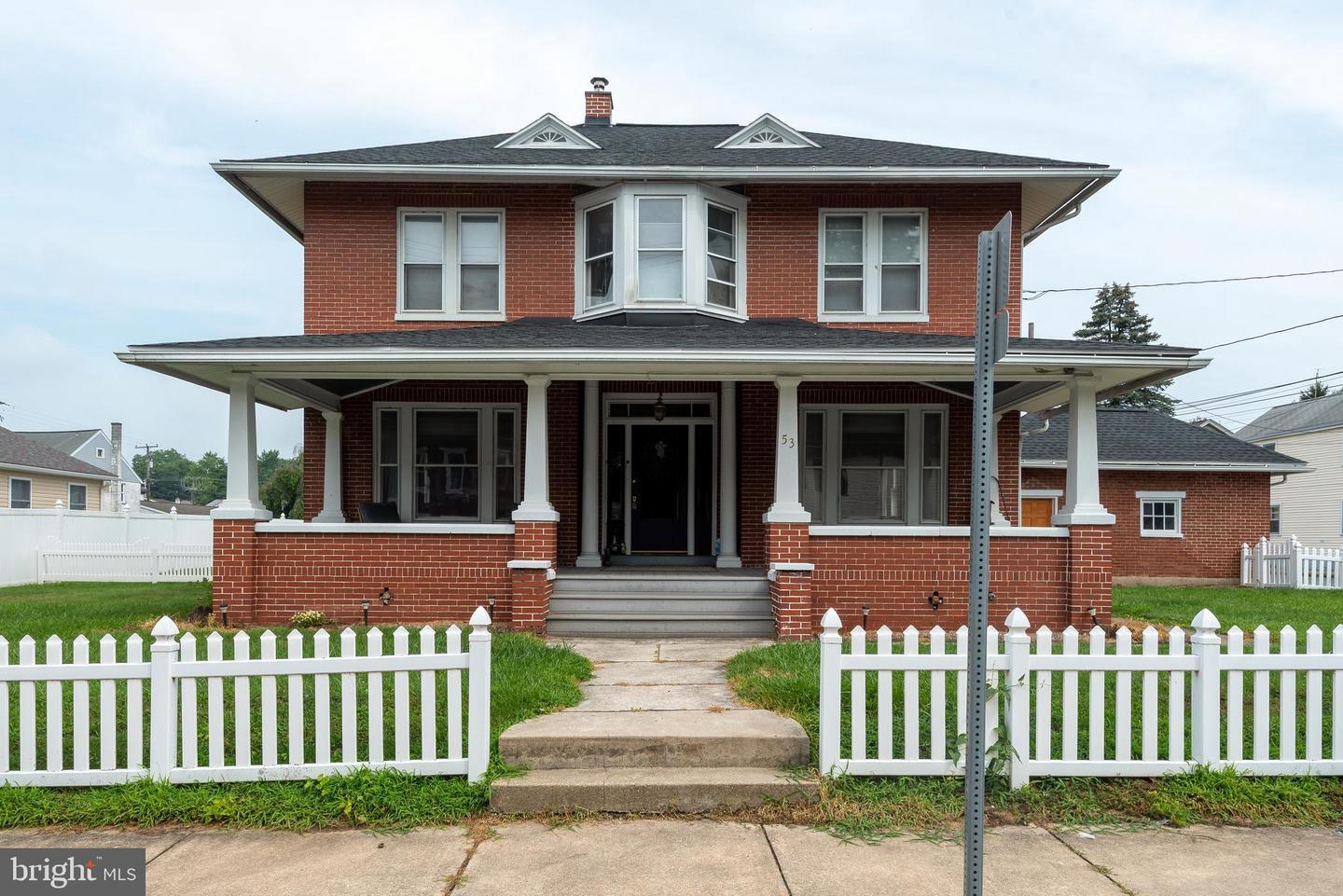 53 E Hummelstown Street  Elizabethtown PA 17022 photo