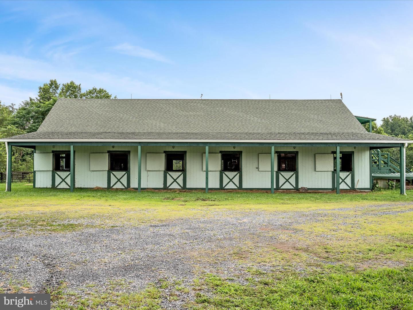 Property Photo: 3959 Cobbler Mountain Road VA 20144