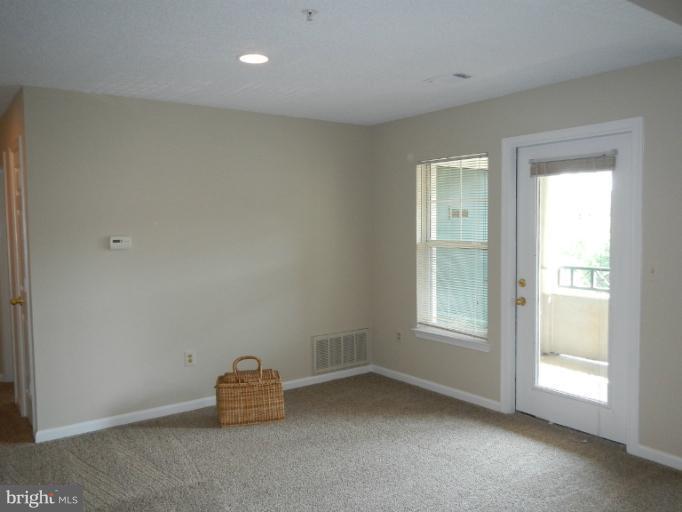 Property Photo: 12005 Taliesin Place 35 VA 20190