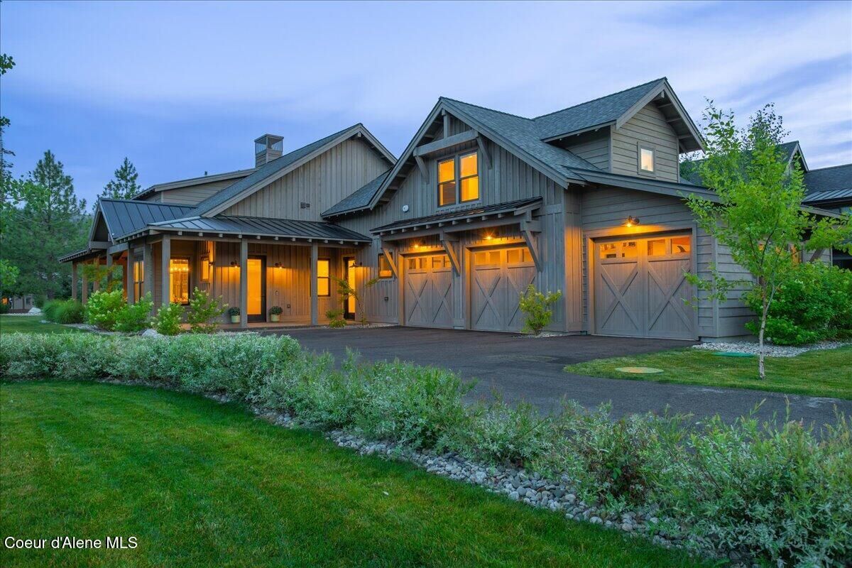 Property Photo: 428 W Beach Ct ID 83825