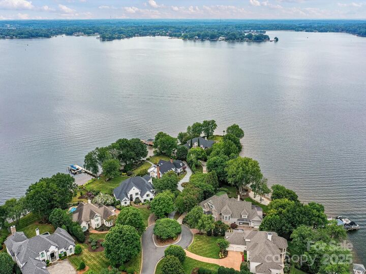 Property Photo:  18201 Mainsail Pointe Drive  NC 28031 