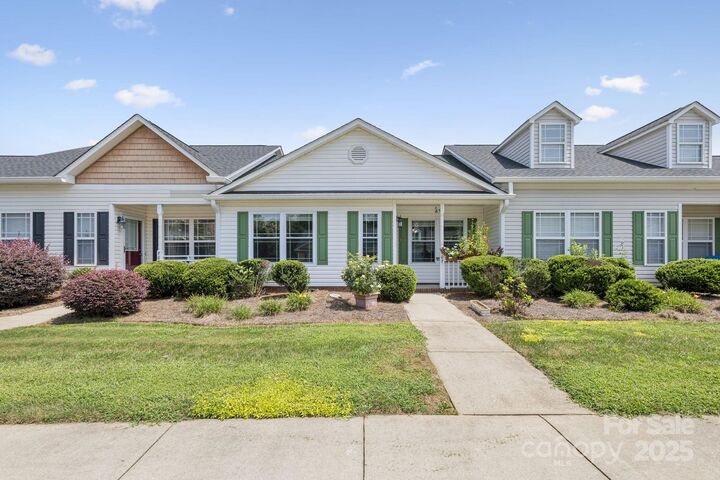 Property Photo: 707 Dalebrook Lane SC 29730