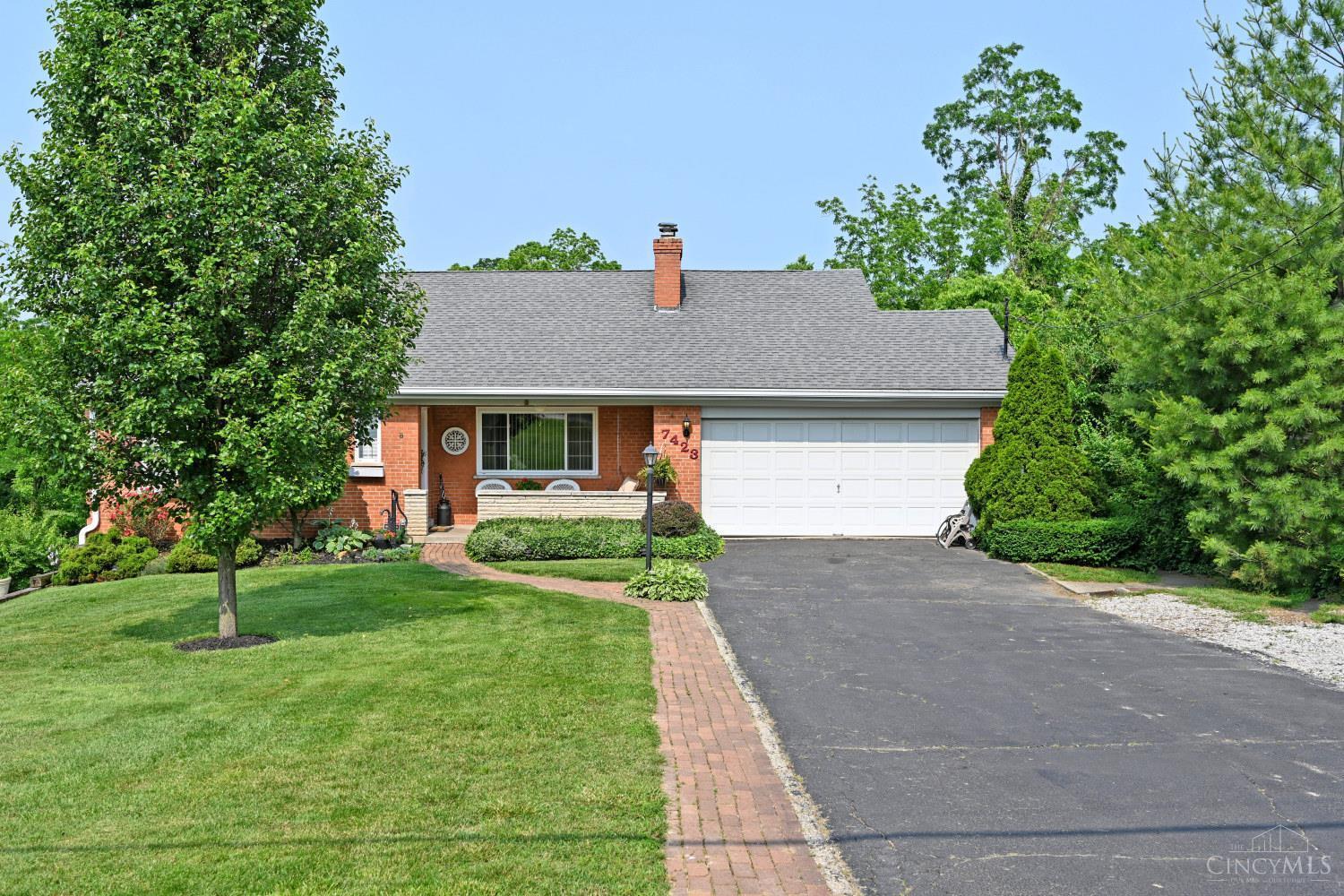 Property Photo: 7423 View Place Drive OH 45224