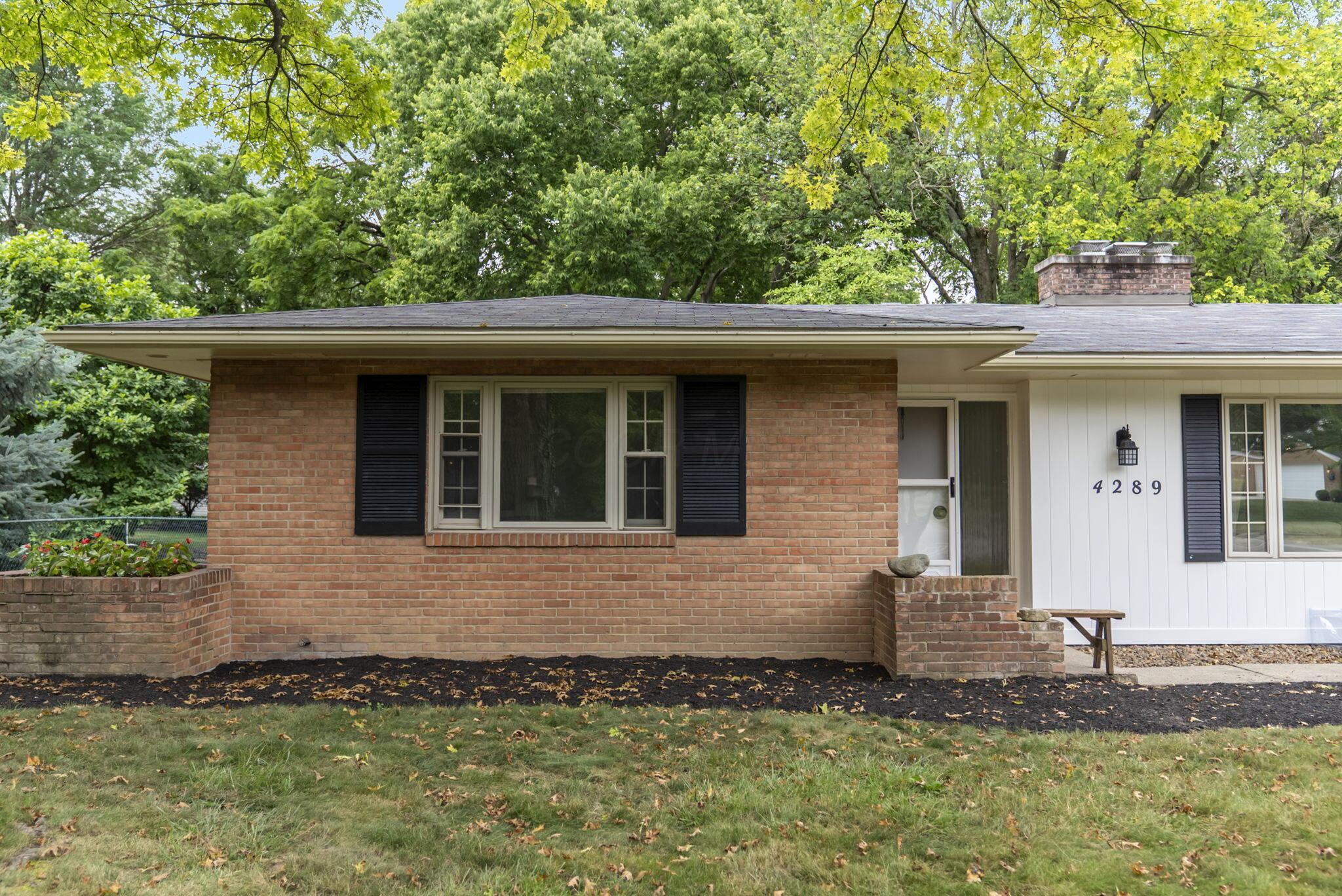 Property Photo: 4289 Shelbourne Lane OH 43220
