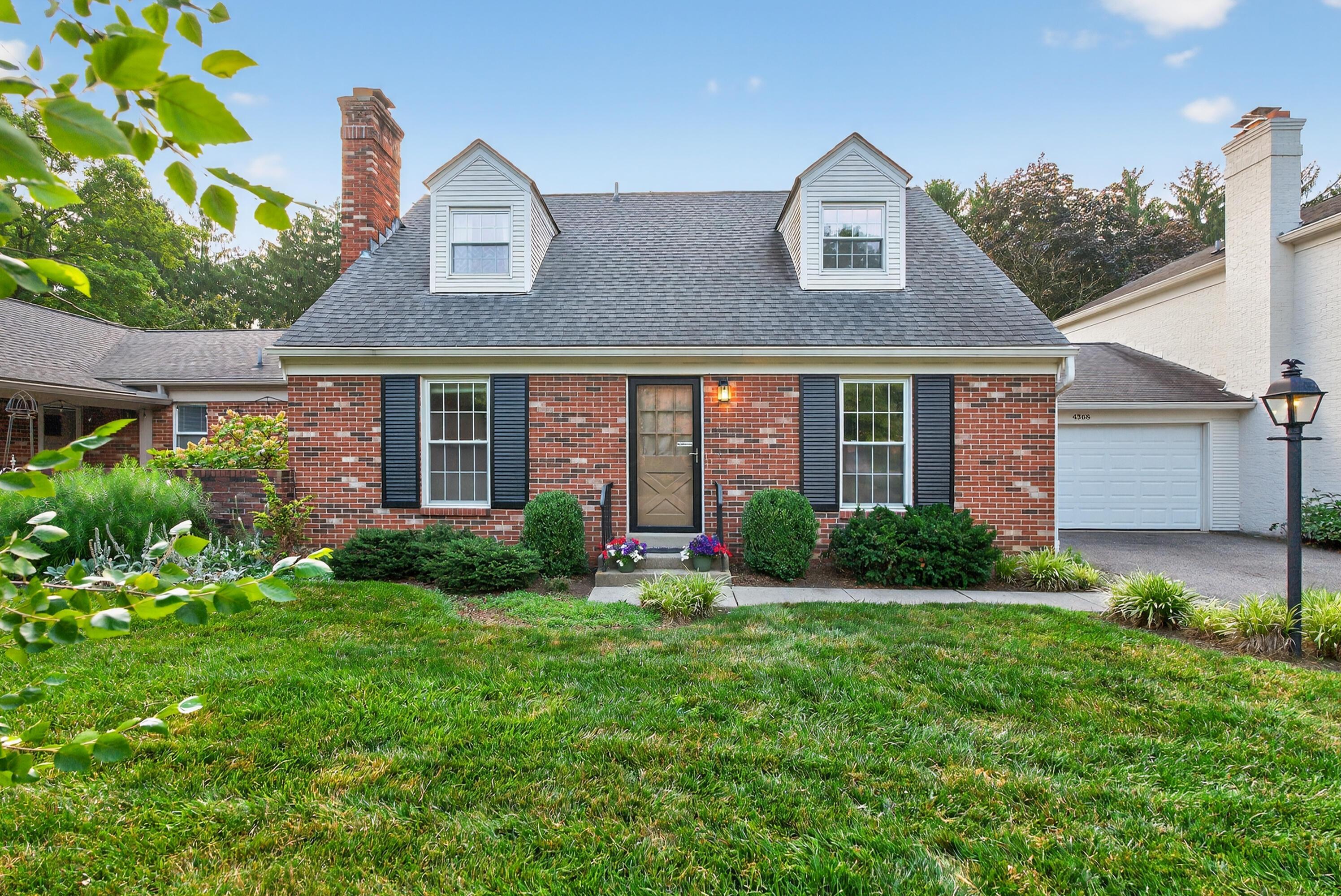 Property Photo: 4368 Airendel Court OH 43220