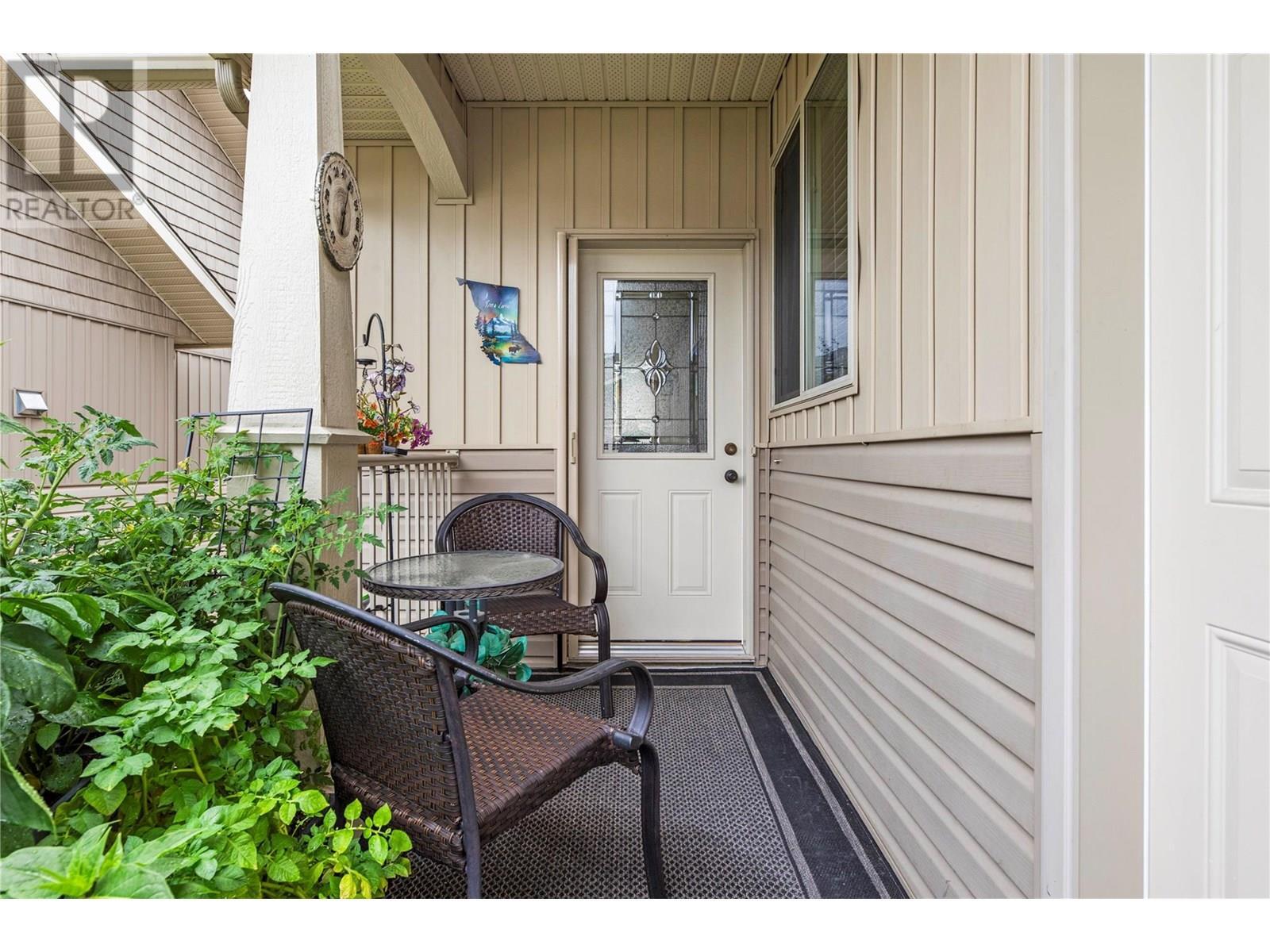 Photo de la propriété: 2751 15 Avenue Northeast 15 BC V1E 0B5