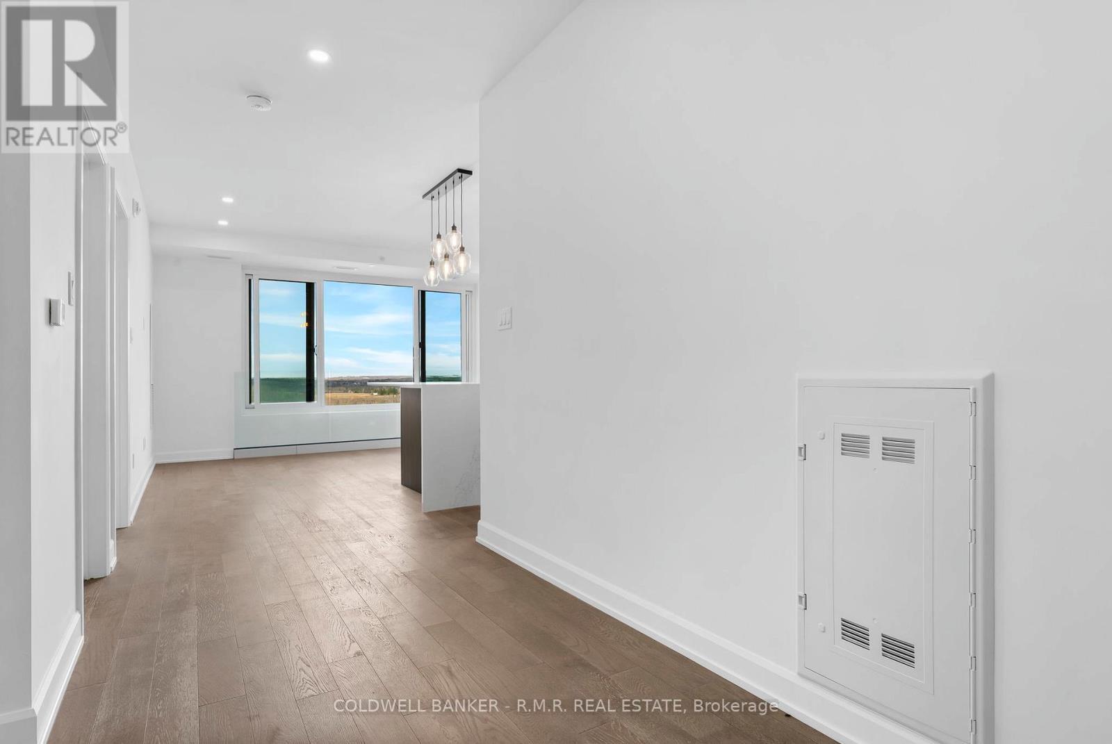 Property Photo:  195 Hunter Street 708  ON K9H 1G9 