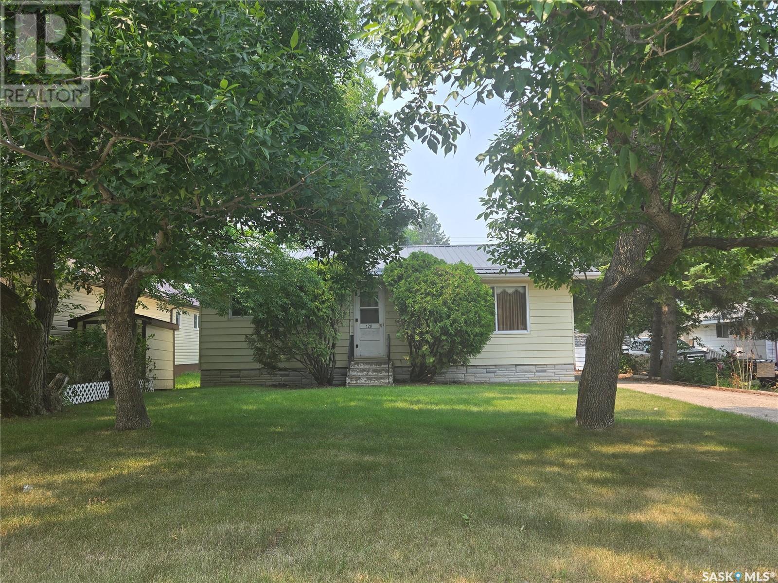 Property Photo: 128 Main Street SK S0G 4T0