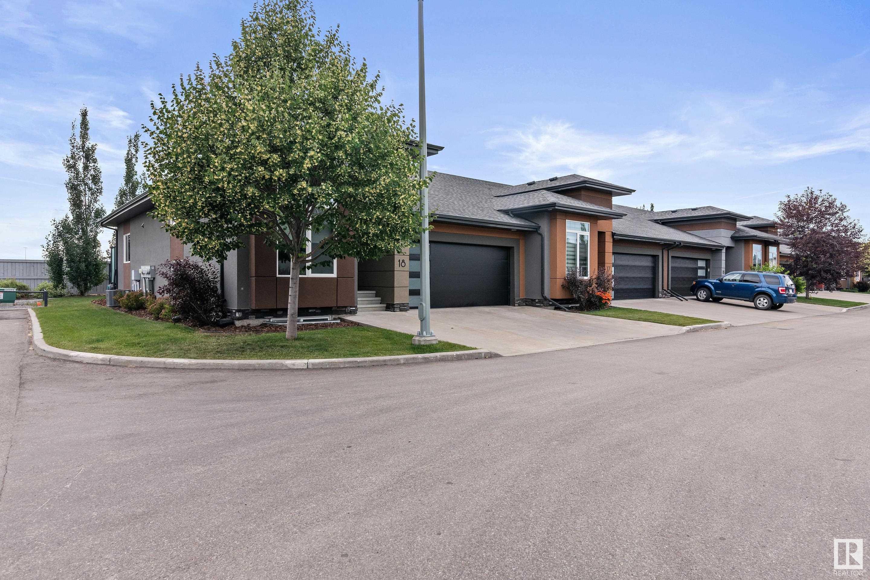 Photo de la propriété: 4517 190A Street NW 18 AB T6M 0R4