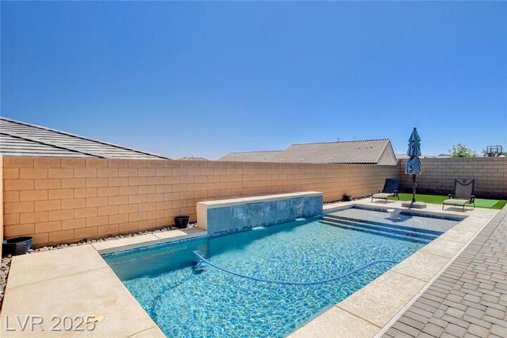 Property Photo: 716 Cadence View Way NV 89011