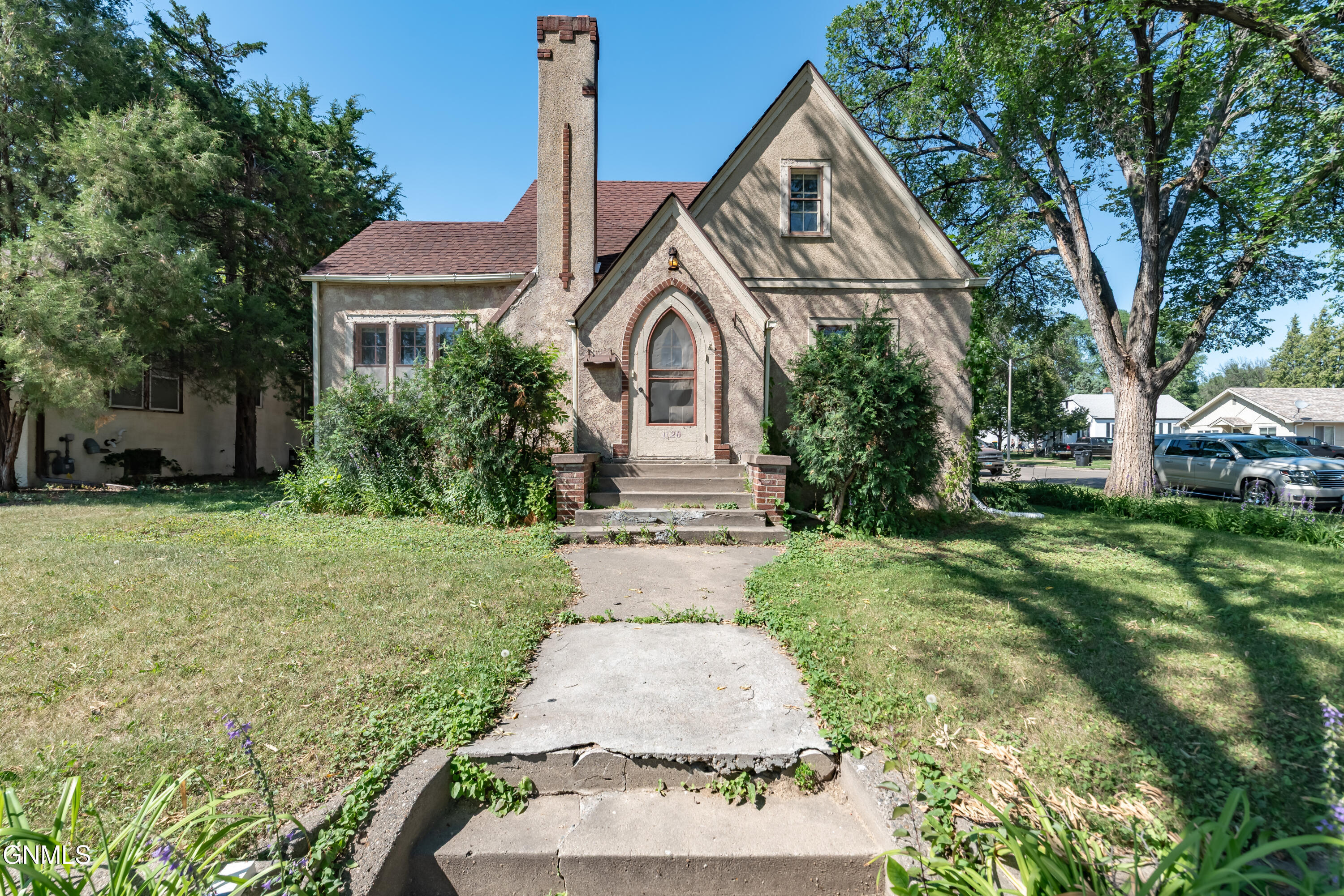 Property Photo: 1120 C Avenue E ND 58501