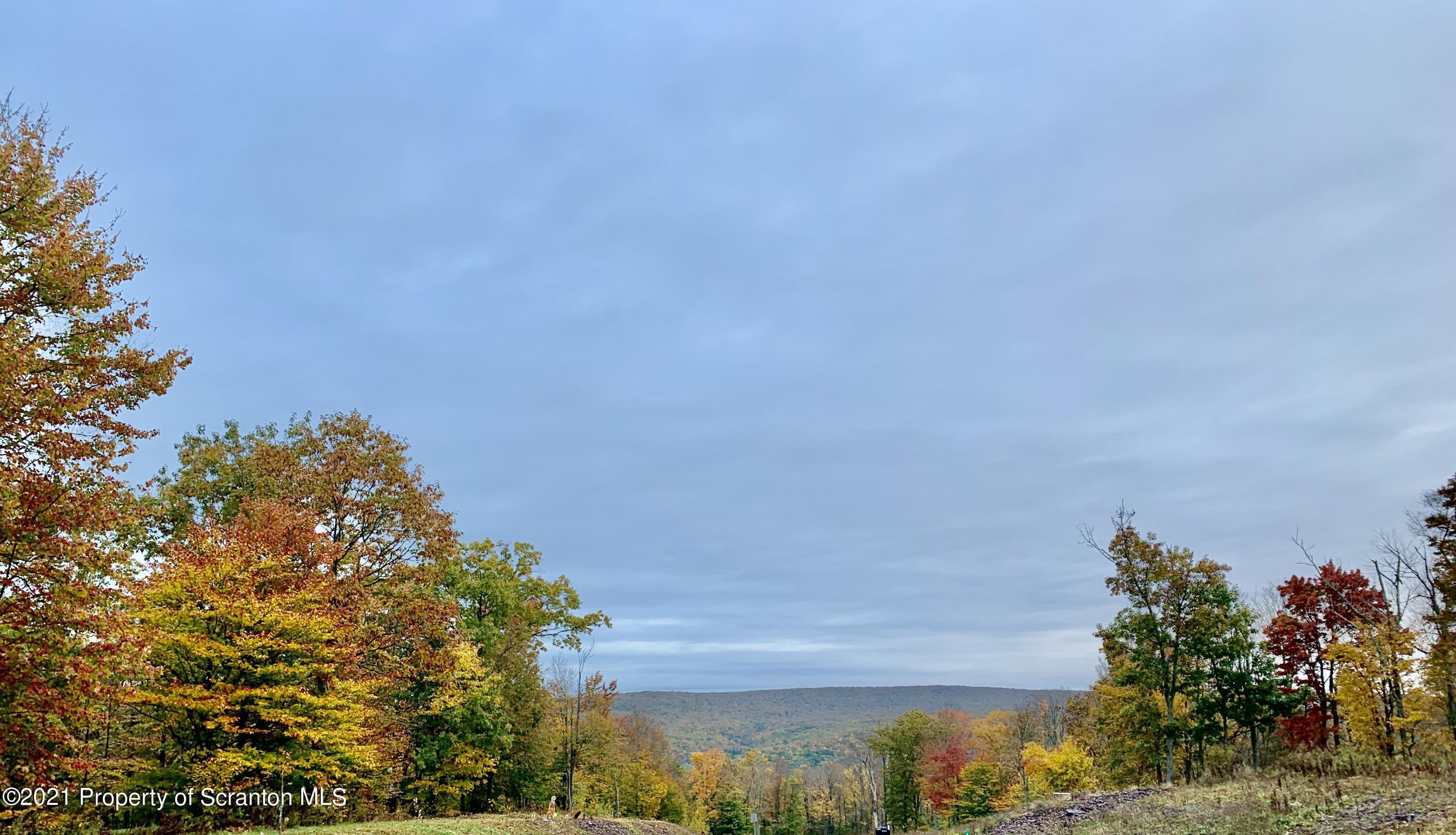 Property Photo: 449 Summit Woods PA 18444