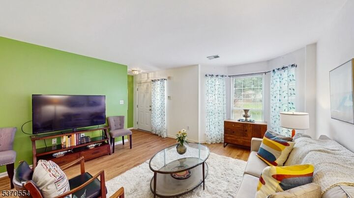 Property Photo:  50 Pine St 4E  NJ 07042 