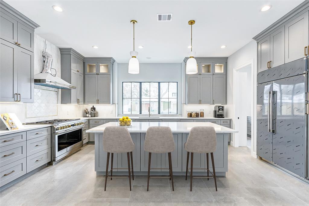 Property Photo:  6522 Westview Drive  TX 77055 