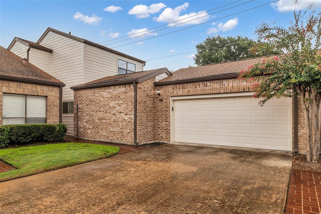 Property Photo: 2555 Bering Drive 17 TX 77057