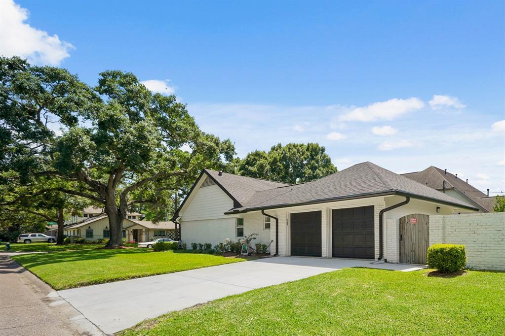 Property Photo:  4302 Wigton Drive  TX 77096 