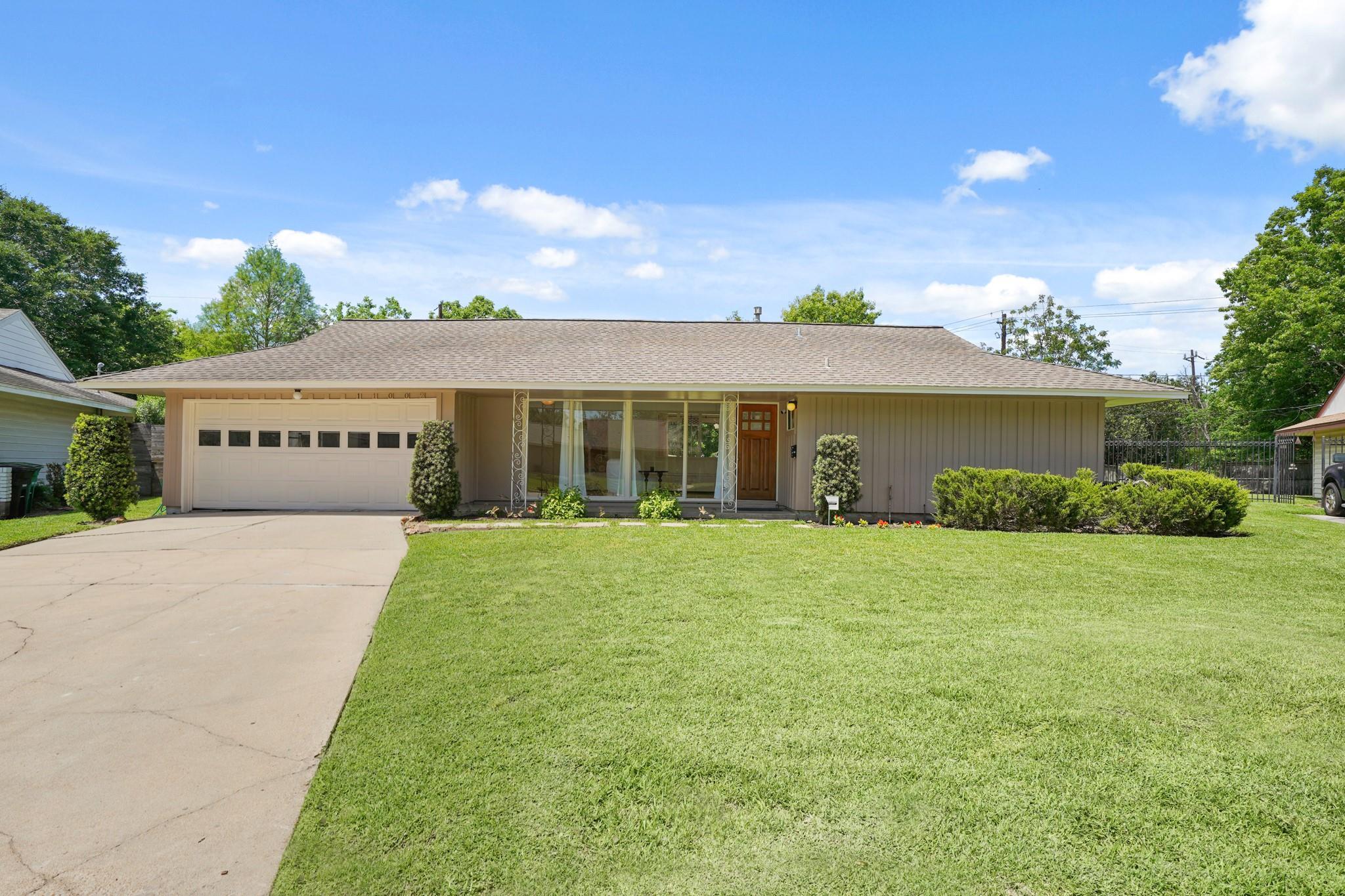 Property Photo: 11002 Waxwing Street TX 77035