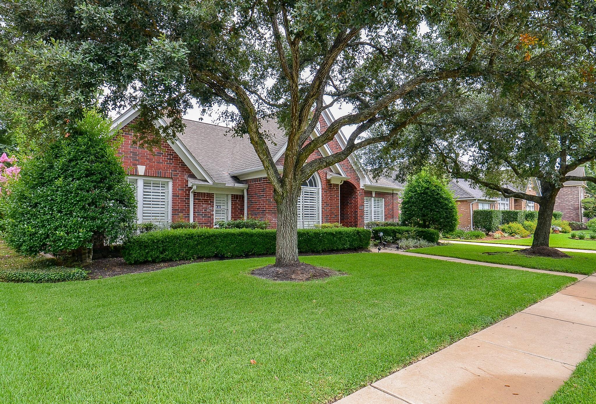 Property Photo: 2014 Shadow Forest Drive TX 77494