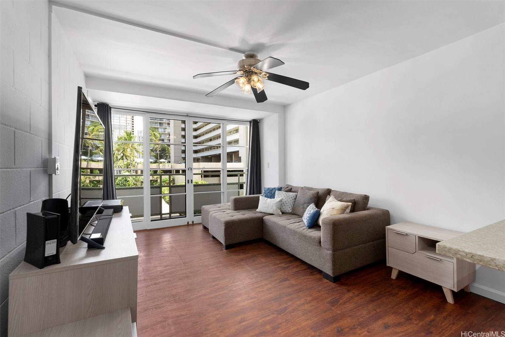 445 Kaiolu Street 407  Honolulu HI 96815 photo