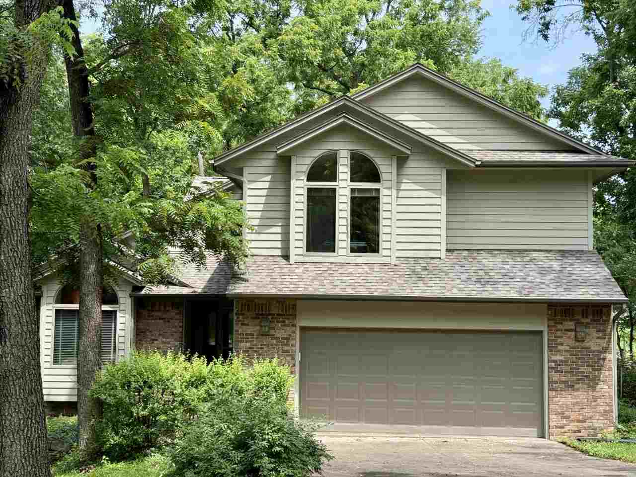 Property Photo: 24 Samuel Dr IA 52245