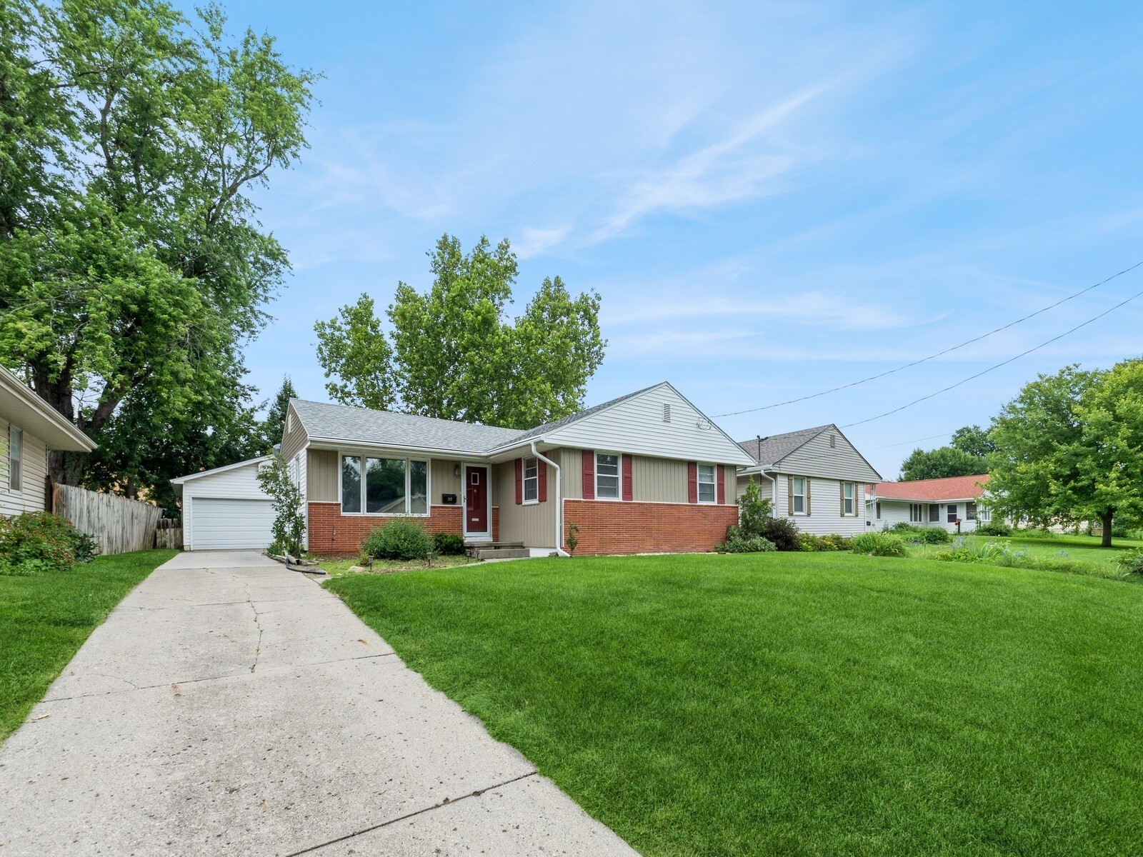 Property Photo: 2117 Prospect Avenue IA 50265