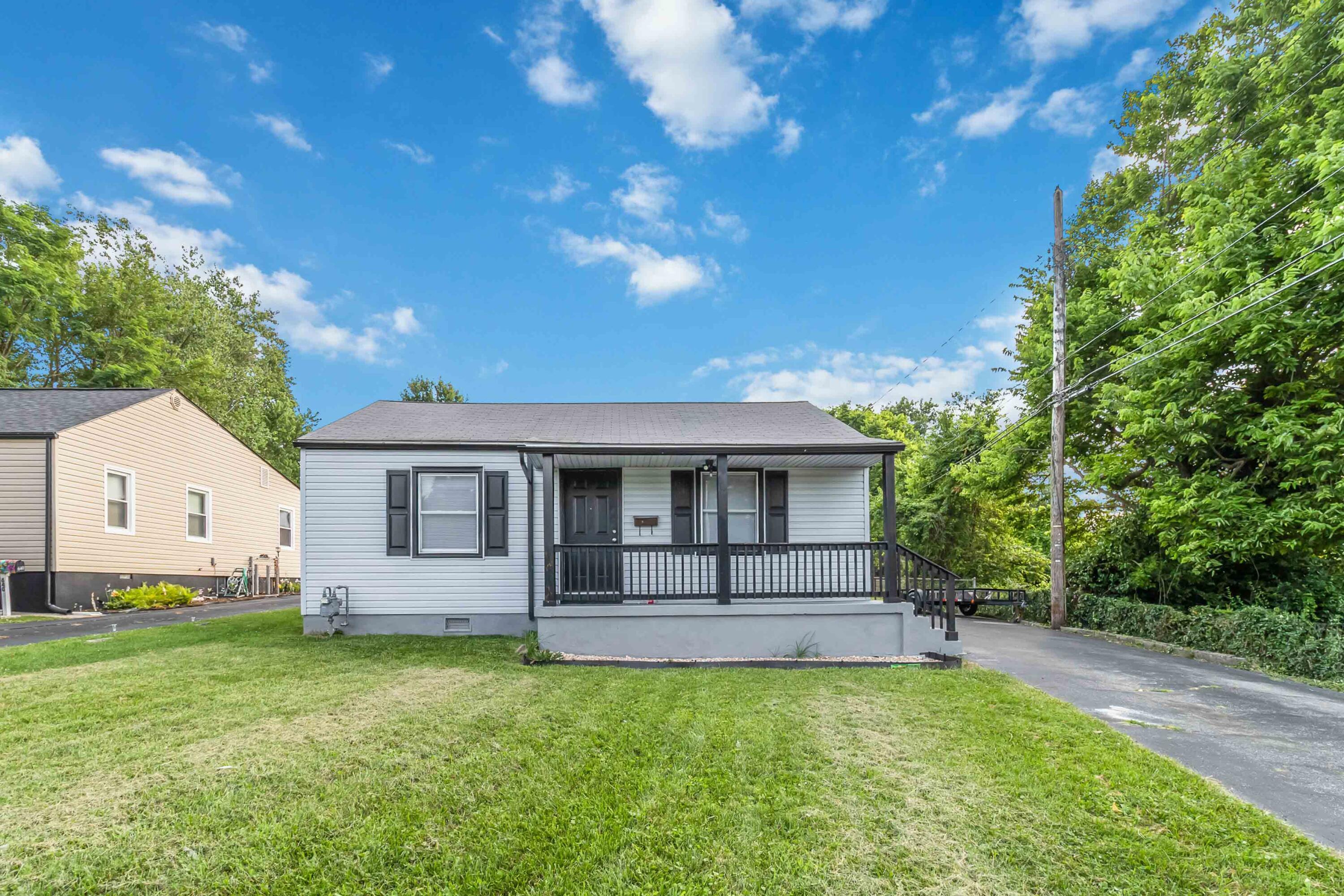 Property Photo: 636 Locust Avenue KY 40505