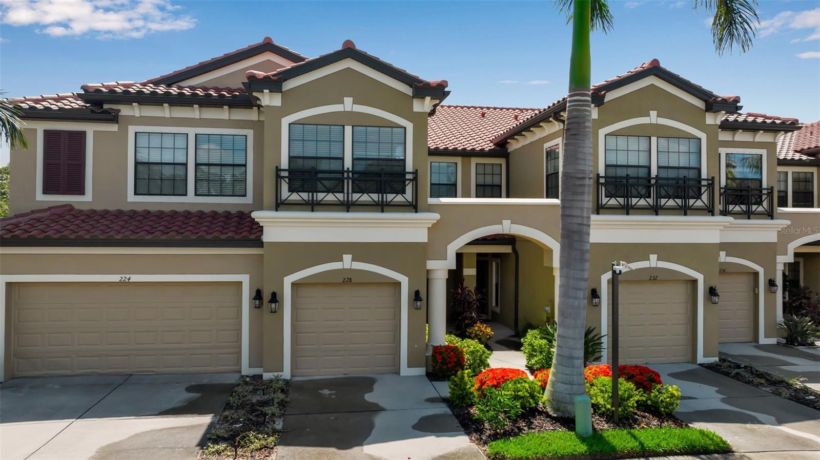 Property Photo: 228 Crew Court FL 34243