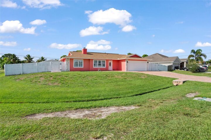 Property Photo: 402 SW Seaflower Terrace FL 34984