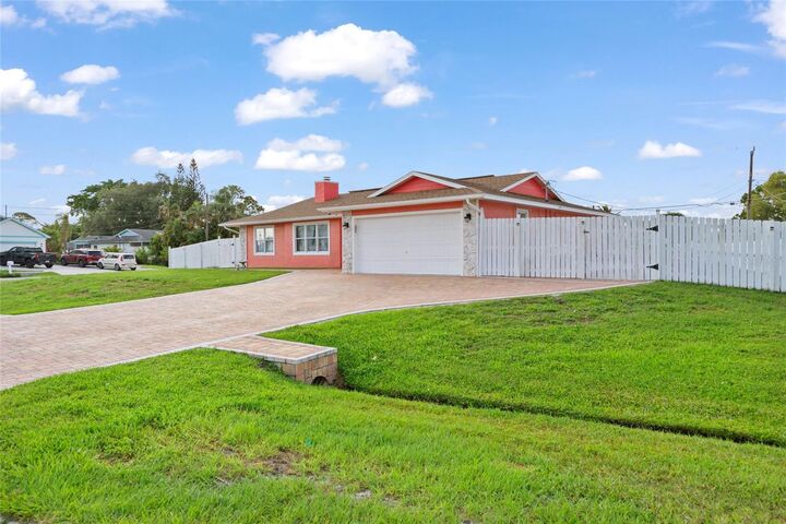 Property Photo: 402 SW Seaflower Terrace FL 34984