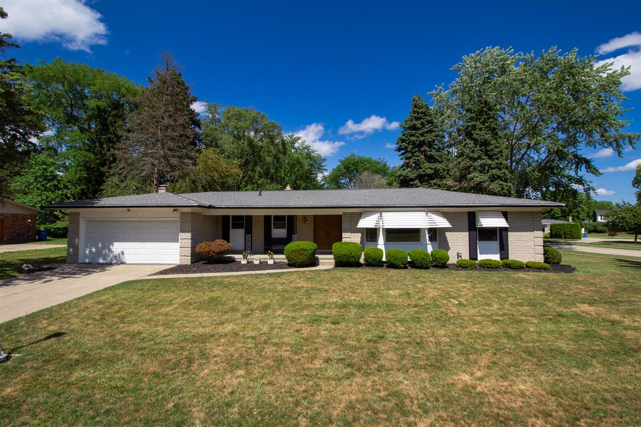 32040 Aline Drive  Warren MI 48093-1145 photo